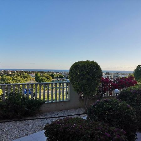 Panorama Court Apartment Пафос Екстериор снимка