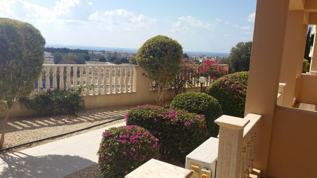 Panorama Court Apartment Пафос Екстериор снимка
