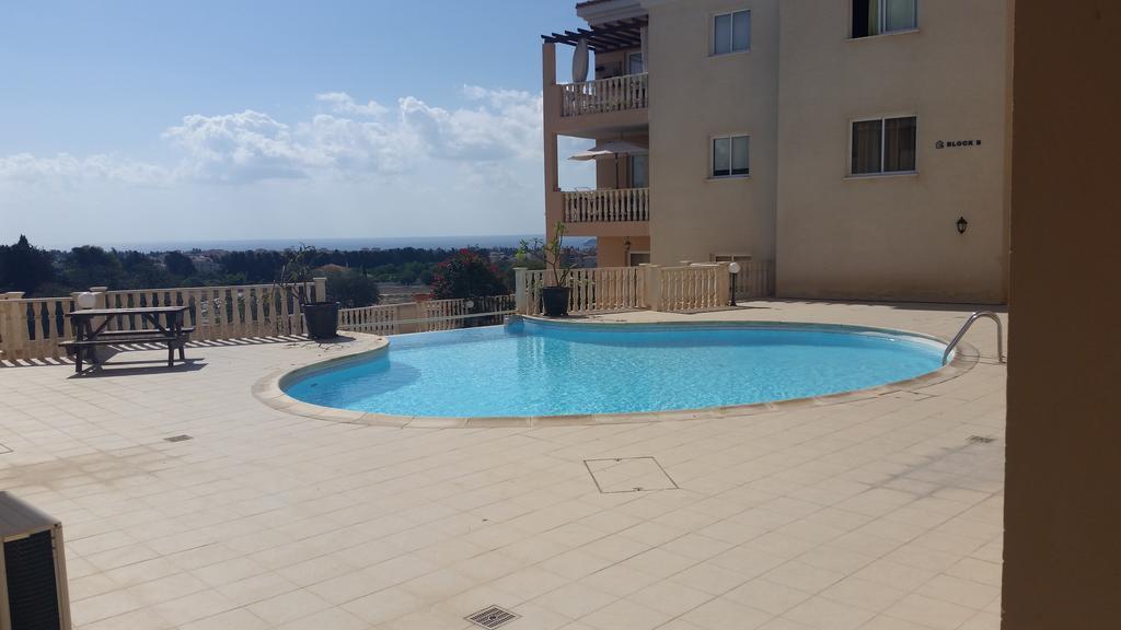 Panorama Court Apartment Пафос Екстериор снимка
