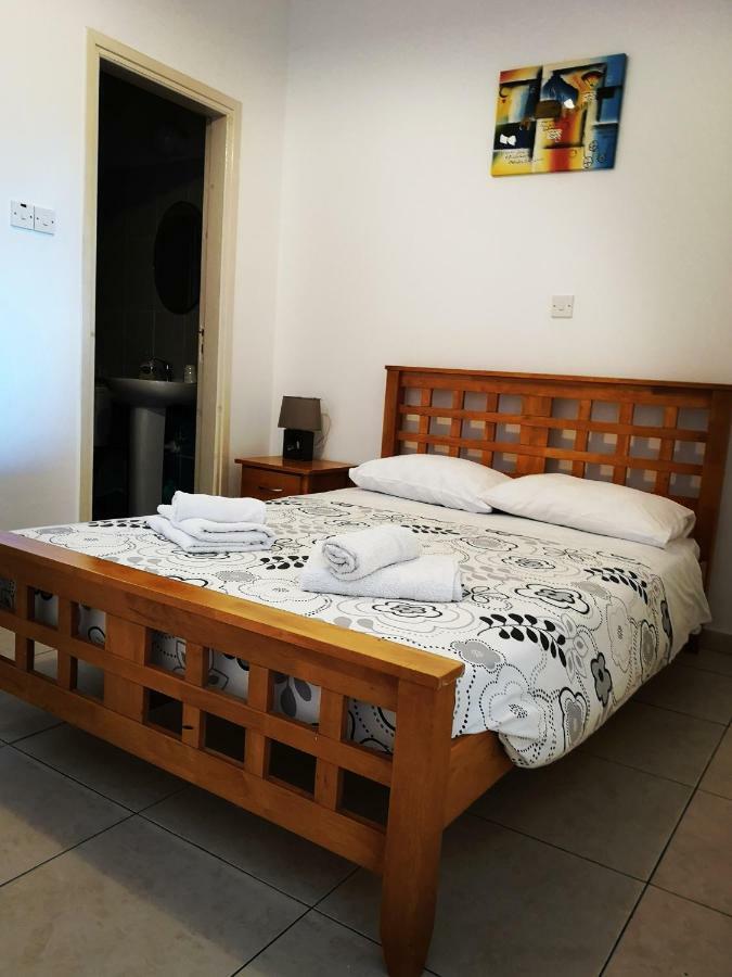 Panorama Court Apartment Пафос Екстериор снимка