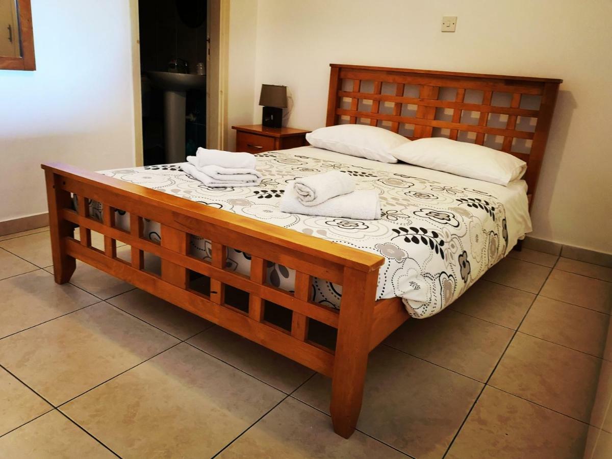 Panorama Court Apartment Пафос Екстериор снимка