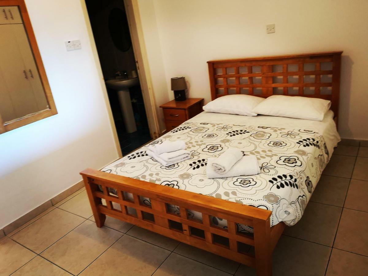 Panorama Court Apartment Пафос Екстериор снимка